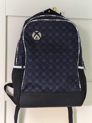Black xbox logo laptop - xbox,